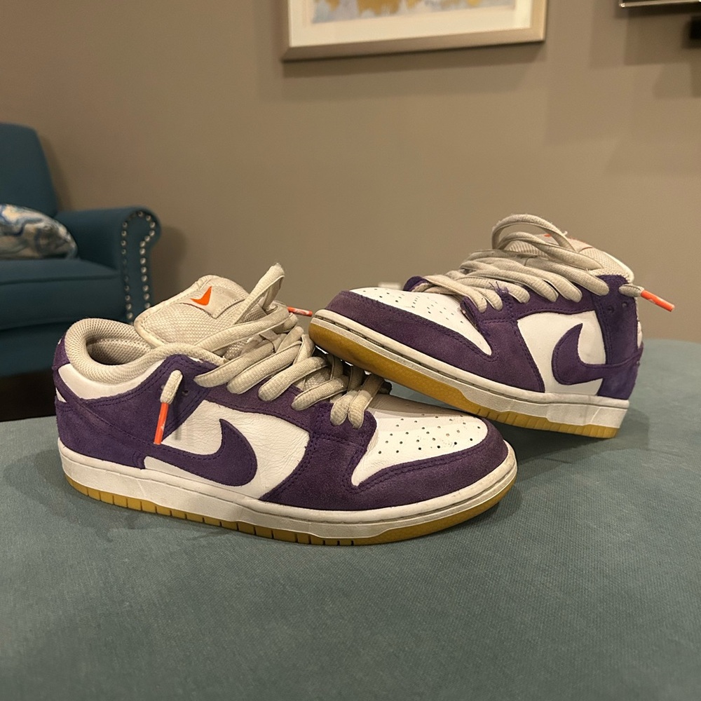 Nike SB dunk low court purple. Size 7. “Purple suede”